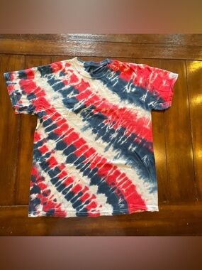 Salty Savage size med classic smile tie dye short sleeve t shirt
